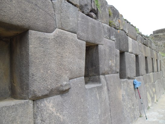 a jigsaw puzzle is stronger than a straight fit.