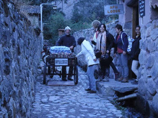 Mike helping a group of Chilenas